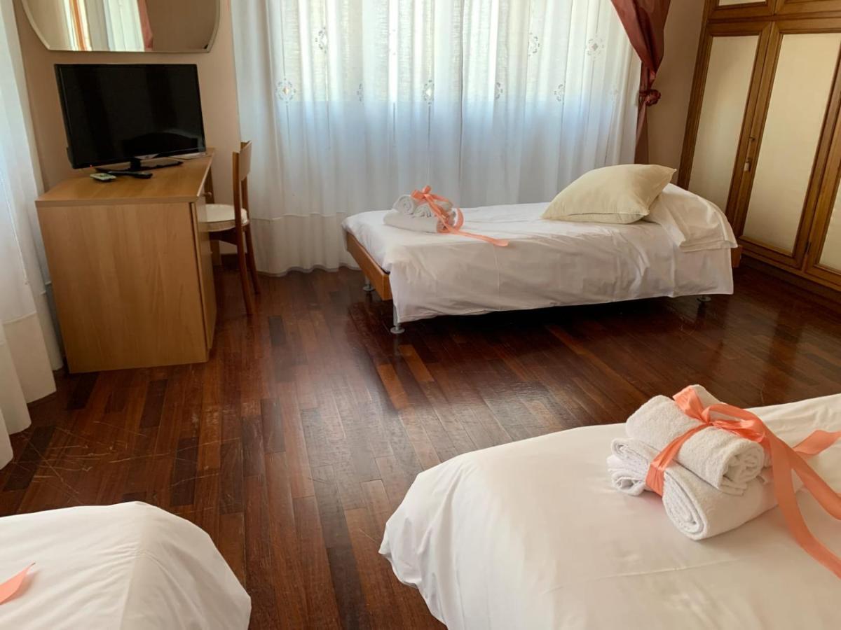 Bed and Breakfast Al Borgo à Lucques Extérieur photo